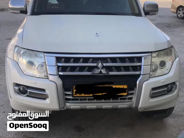 2010 ميتسوبيشي باجيرو GLS