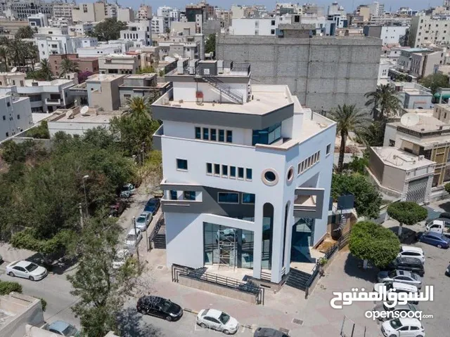 مبنى اداري استثماري تجاري