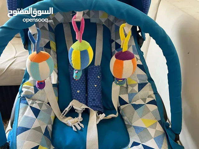 كرسي أطفال ماركة جونيور و بحالة الجديد نظيف جداً جداً السعر قابل للجاد