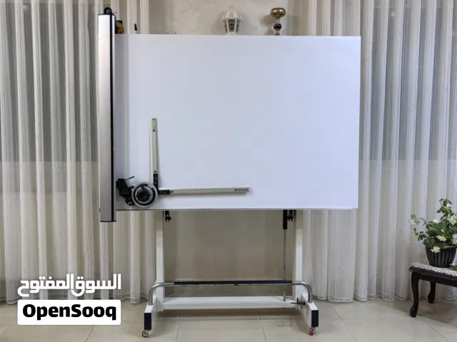 مرسم هندسي drafting table