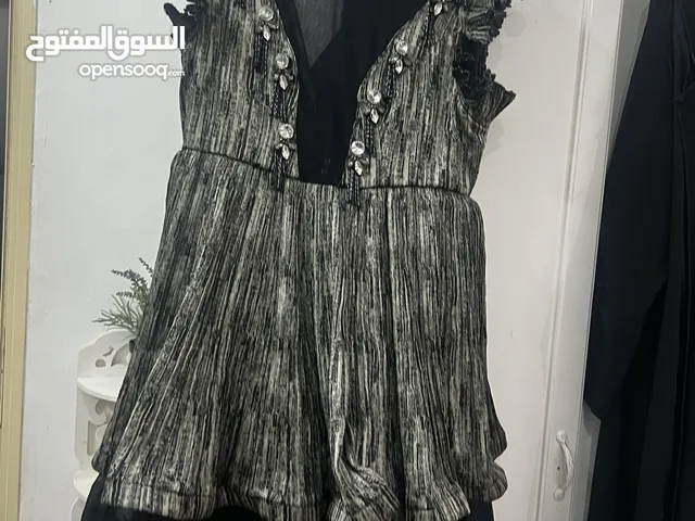 فستان للبيع