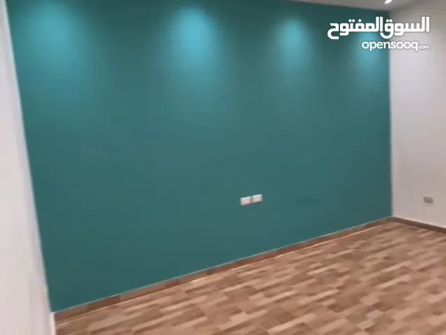 شقة للإيجار قانون جديد تشطيب فاخر هاي لوكس للإيجار بمساحة 210 م2 في النرجس عمارات، بالقرب من مسجد