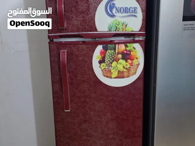 ثلاجه نضيفه مصارلها هواي عندي