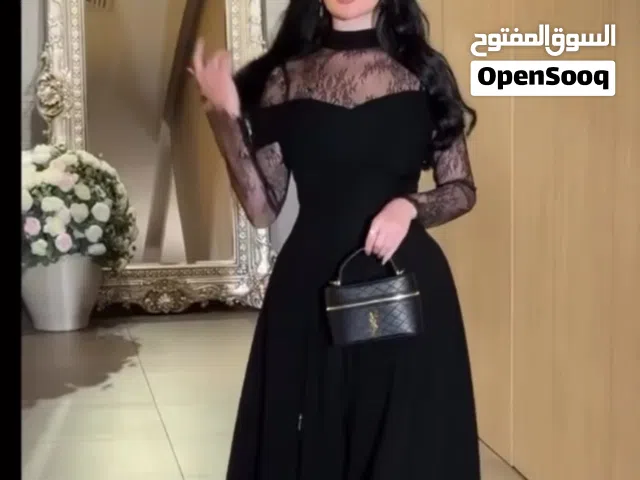 فستان اسود ودانتيل نازك يجنن بلبس قماشه كلش حلو وراهي ملبوس لبسه وحده فقط