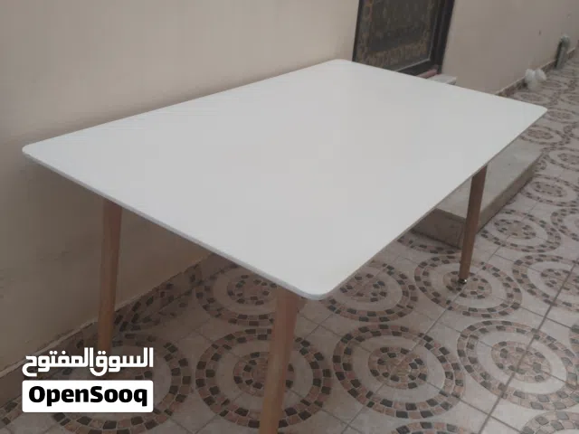 طاولة طعام مستعمله