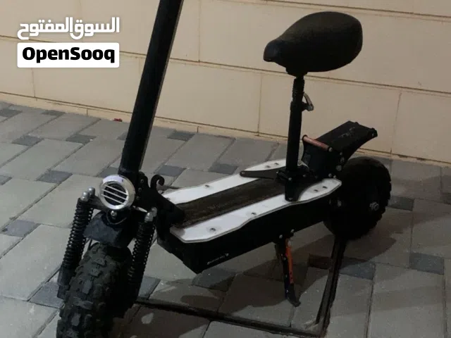 سكوتر كهربائي نظيف للبيع