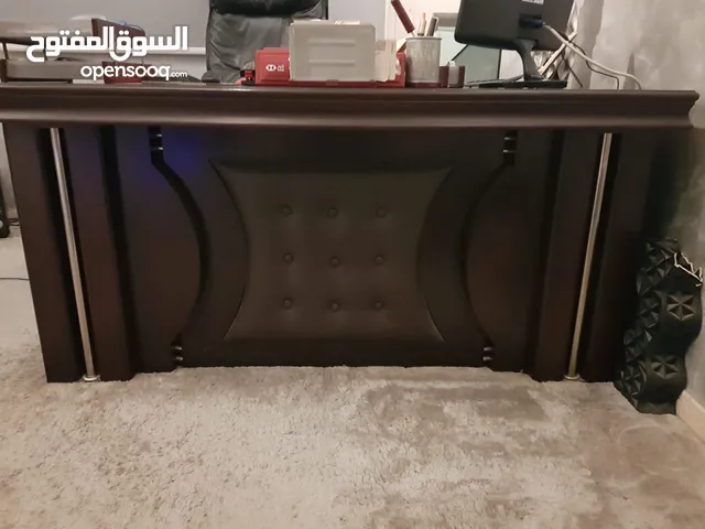 مكتب فخم مع الملحقات