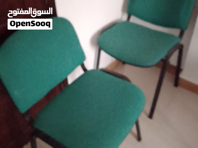 2 كرسي مبطن قطيفة اخضر اللون