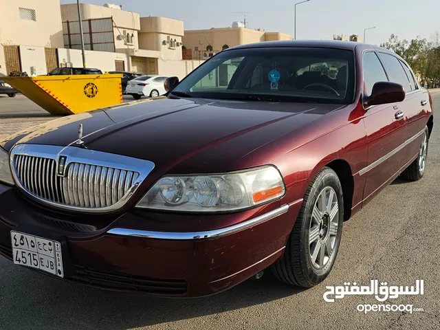 Used Lincoln Town Car in Al Riyadh