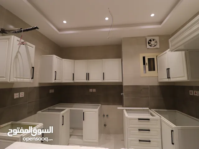 120 m2 3 Bedrooms Apartments for Sale in Jeddah Hai Al-Tayseer