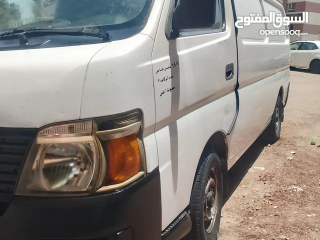 باص نيسان 2008 يحتاج إلى إصلاح المكينة