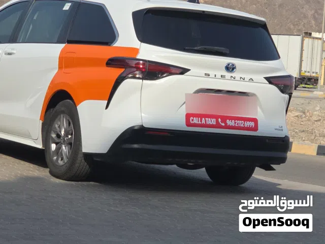 2022 تويوتا سيينا LE