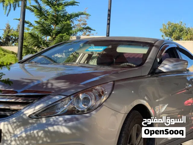 2014 هيونداي سوناتا Standard