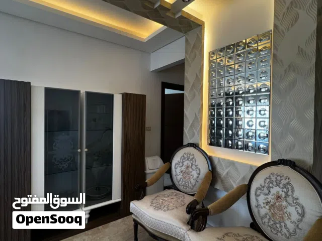 شقة فاخرة للبيع  مفروشة أو فارغة –بسعر مميز في النخيل
