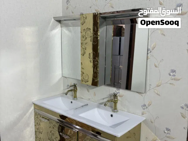 مغسلة دبل نظيفه جداً استخدام بسيط جداً مع كامل ملحقاتها