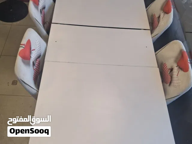 طاوله تركي مع 6 كراسي تتكبر وتتصغر بسعر 100 دينار عمان ضاحيه الياسمين
