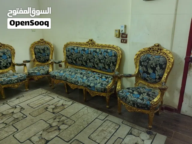طقم صالون مدهب والسعر قابل للتفاوض