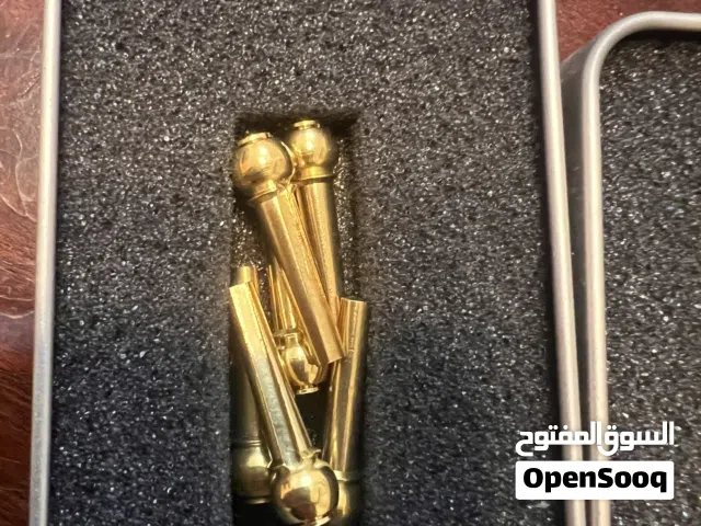 مسامير تثبيت أوتار الجيتار (Bridge Pins) نحاس أصلية – قطع جديدة 100٪