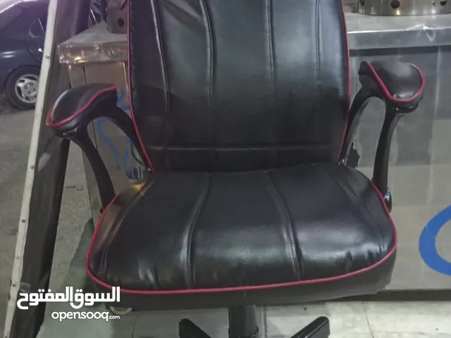 كرسي حلاق ستاتي كرسيين حديقه وكرسي مكتب 55 دينار