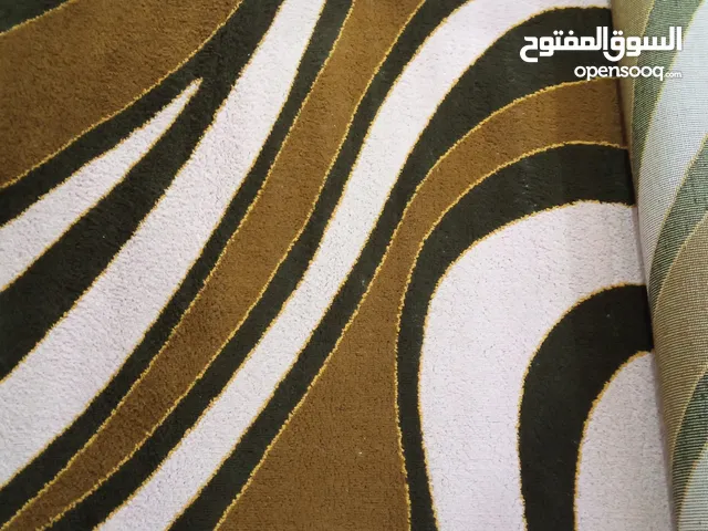 سجادة نوع تركي مستعمل بحالة ممتازة