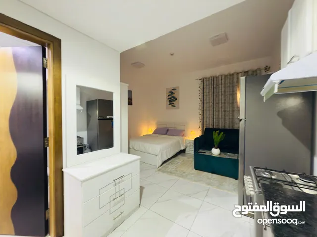 (عادل)استوديو مفروش للايجار الشهري