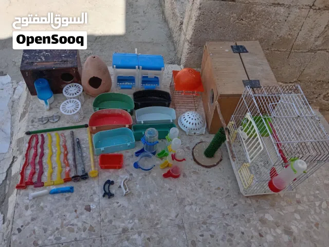 مطير 6 معالف السعر 6 قفص 4 معالف السعر 4 قفص معلفتين السعر دينار معالف ومشارب و معالف ذكيه معالف تعل