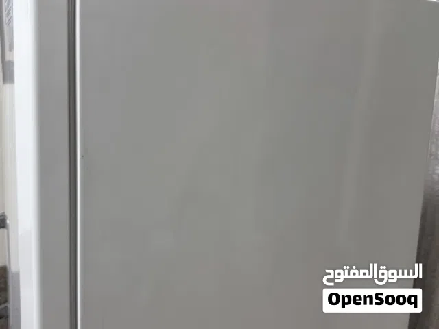 فريزر beko الحاله جديد لم يستخدم ولكن تم شراءه السعر المطلوب 400 دينار