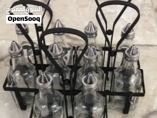 علب مع الاستاند لعده اغراض الصور والفديوا موضوح