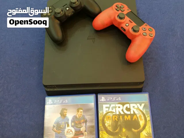 بلاي ستيشن 4 سليم نظيف مع يدين وسيديان