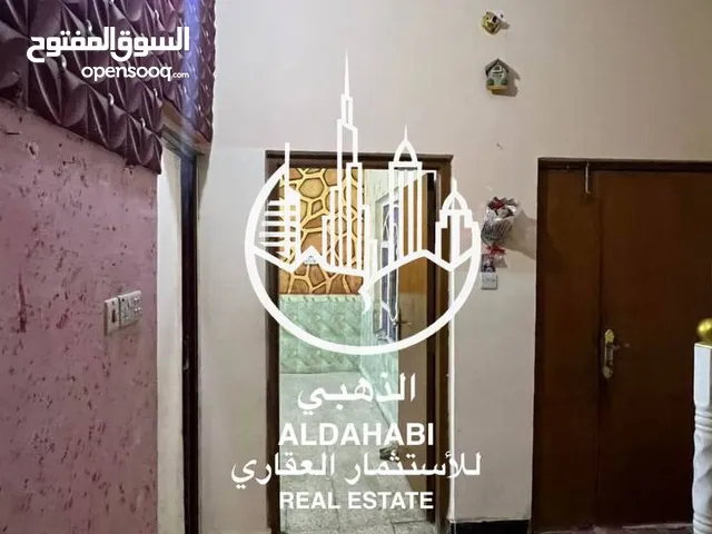 يعلن الذهبي للاستثمار العقاري عن توفر بيت للايجار في الحكيميه يحتوي غرفتين منام صاله مطبخ استقبال