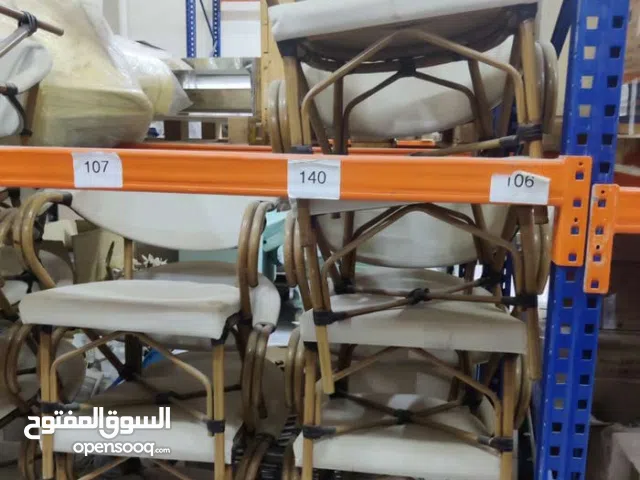 شراء جميع انواع الكراسي والطاولات والمكاتب وجميع ما كان مستعمل