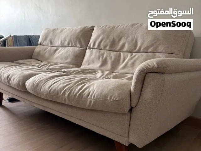 للبيع كنبتين صوفه بيد تتحول الى سرير