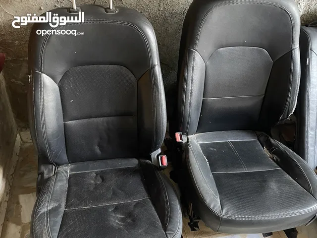 مقاعد كيا كدينزا للبيع