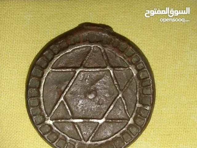 احجار كريمه وساعات وكل شيء