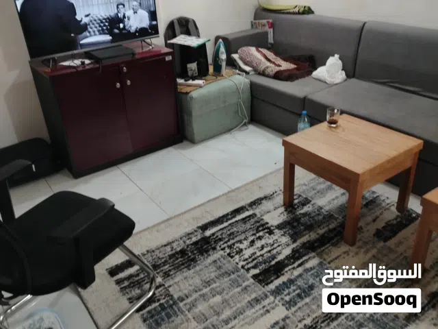 مطلوب شخص لمشاركة سكن نظيف راقي بحولي