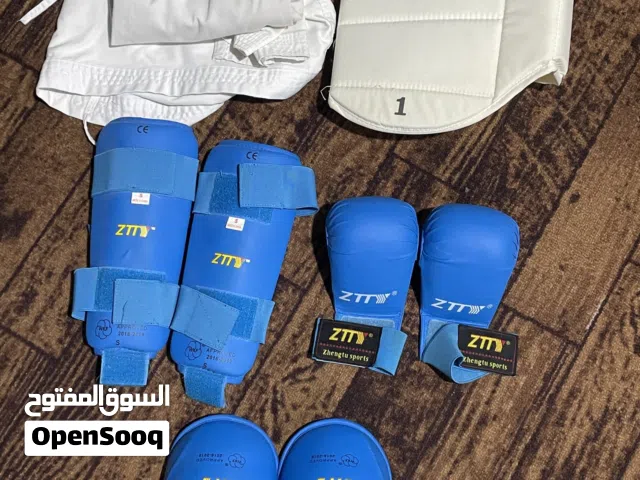 اغراض كراتيه مستعمل بحالة الجديد السعر 20 غير قابل للتفاوض