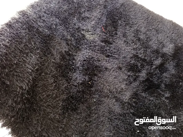 سجاد فرو اسود للبيع