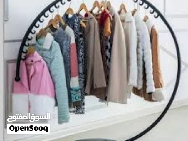 ستاند علاقة  ملابس معدنيه صلبه  ديكور شكل انيق  تعليق الملابس و الفساتين  و البدلات
