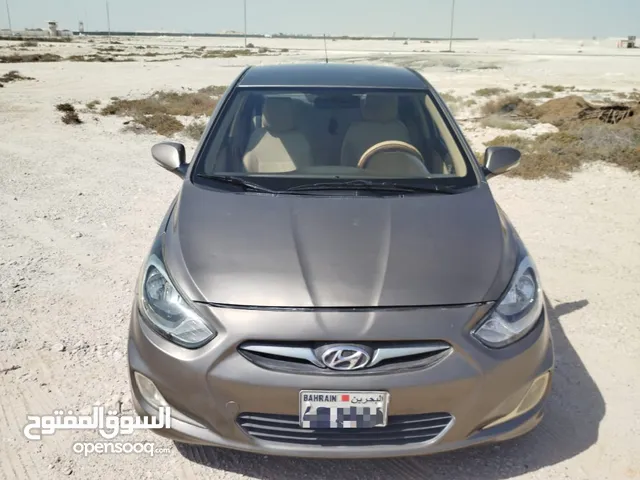 Hyundai accent 2012