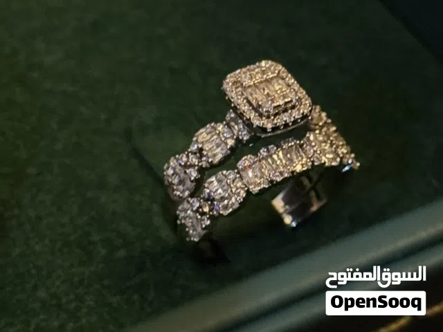 عقد مو ملبوس ولا مره جديد للبيع للي جدا يدخل علي قبل