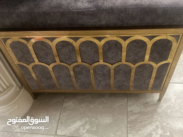 للبيع اثاث غرفه جلوس سبع اشخاص استخدام ثلاث شهور