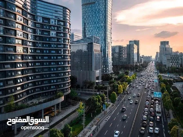 صاله ثلاته طوابق برئيسي سوق الجمعه بلحاج قرب العاشوري