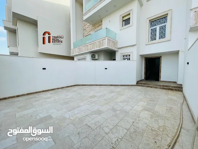 220m2 3 Bedrooms Apartments for Sale in Tripoli Al-Serraj
