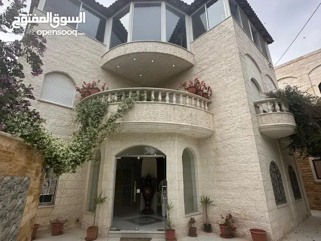 720 m2 4 Bedrooms Villa for Sale in Amman Naour