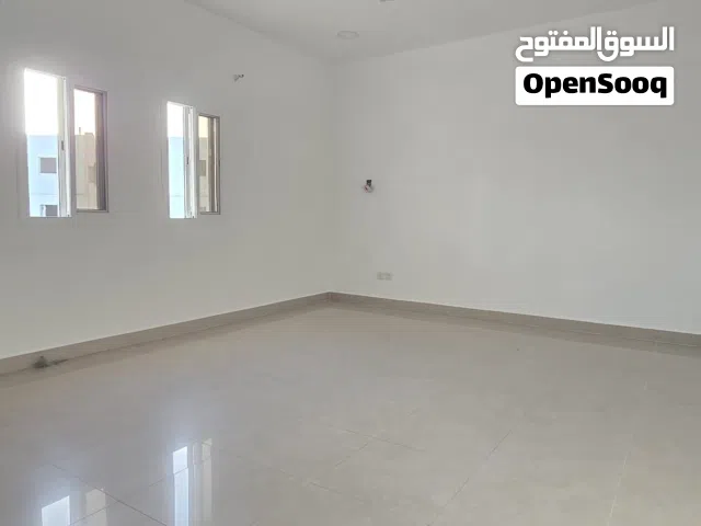 للايجار شقه كبيره في الحد