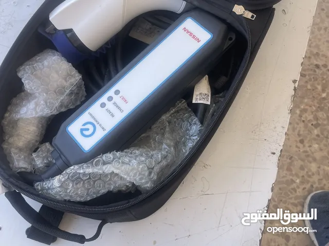 شاحن نيسان ليف