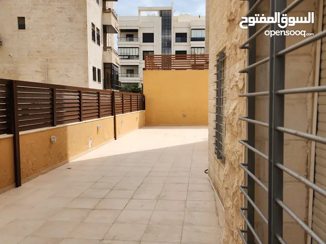 شقة ارضية مفروشة قرية النخيل مع تراس امامي و خلفي