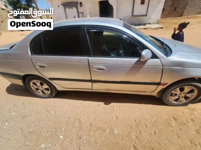 2000 Toyota Avensis