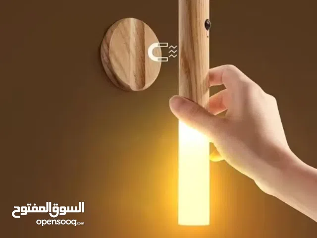 مصباح ليلي خشبي LED – إضاءة ذكية وأجواء هادئة!