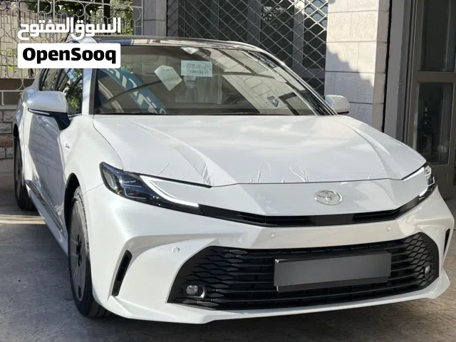2025 Toyota Camry LE HEV